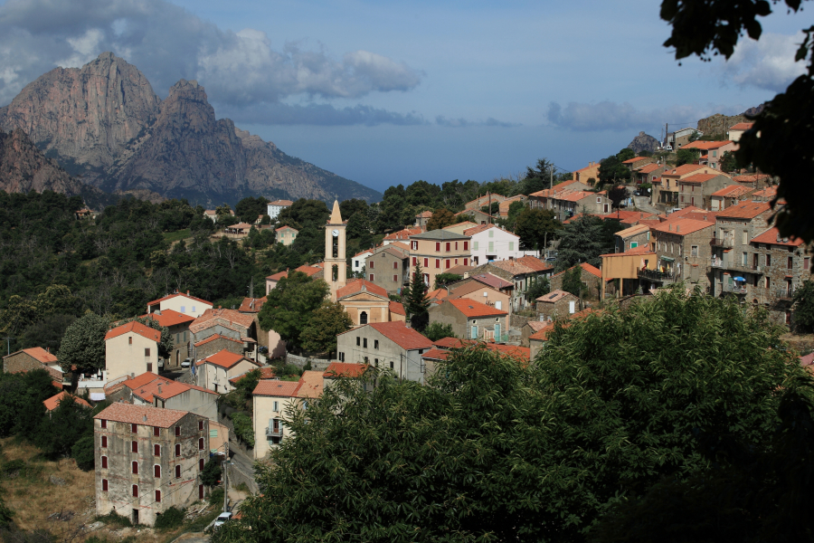 Découvrez les Paradis Cachés du Camping dans le Sud de la Corse