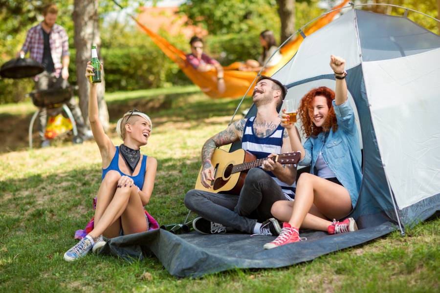 famille au camping de la drôme